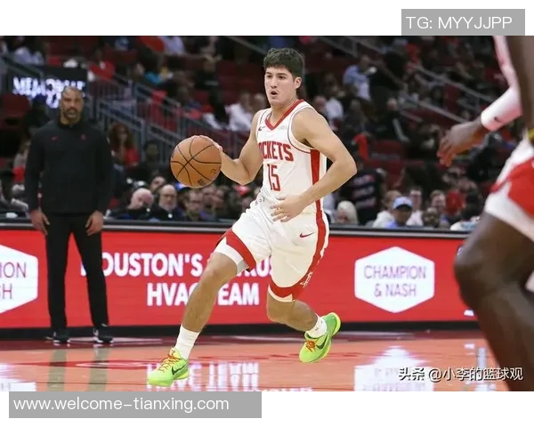 火箭季前赛加速进攻与底角三分初见成效乌度卡对防守表现仍感不满