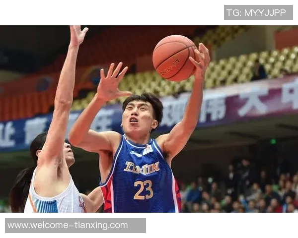 古德温展现拼搏精神8个前场篮板激励全队士气